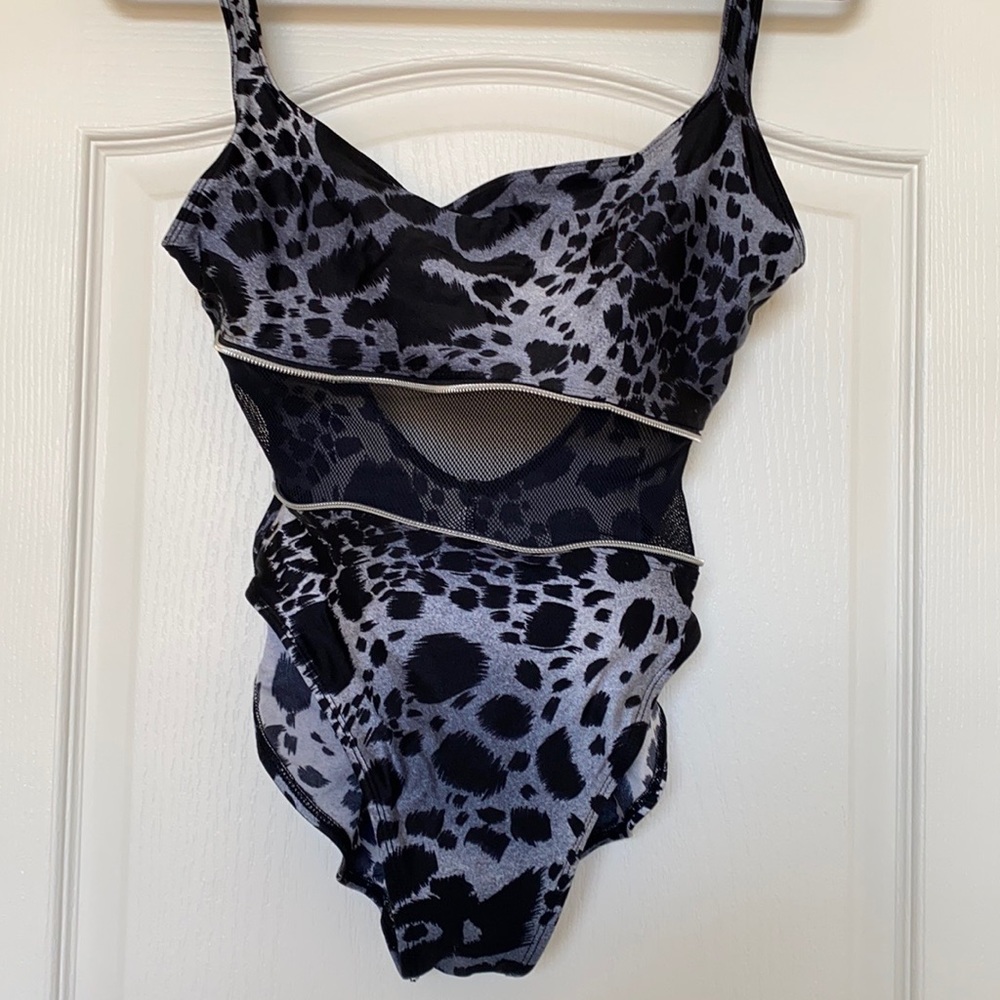 Vintage La Blanca Animal Print Black/Gray with Mesh Zip One Piece Swimsuit